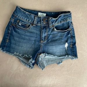 🌈3 for 30 or 5 for $45 !!!! Mudd denim shorts size 1